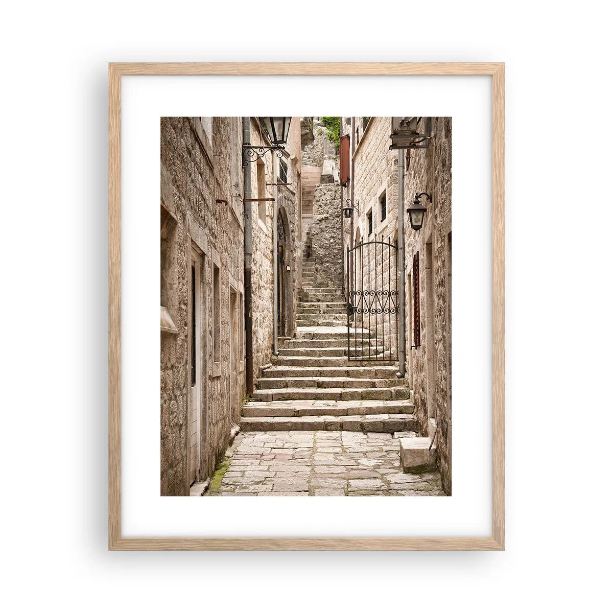 Affiche dans un chêne clair - Poster - Une vieille ruelle magique - 40x50 cm