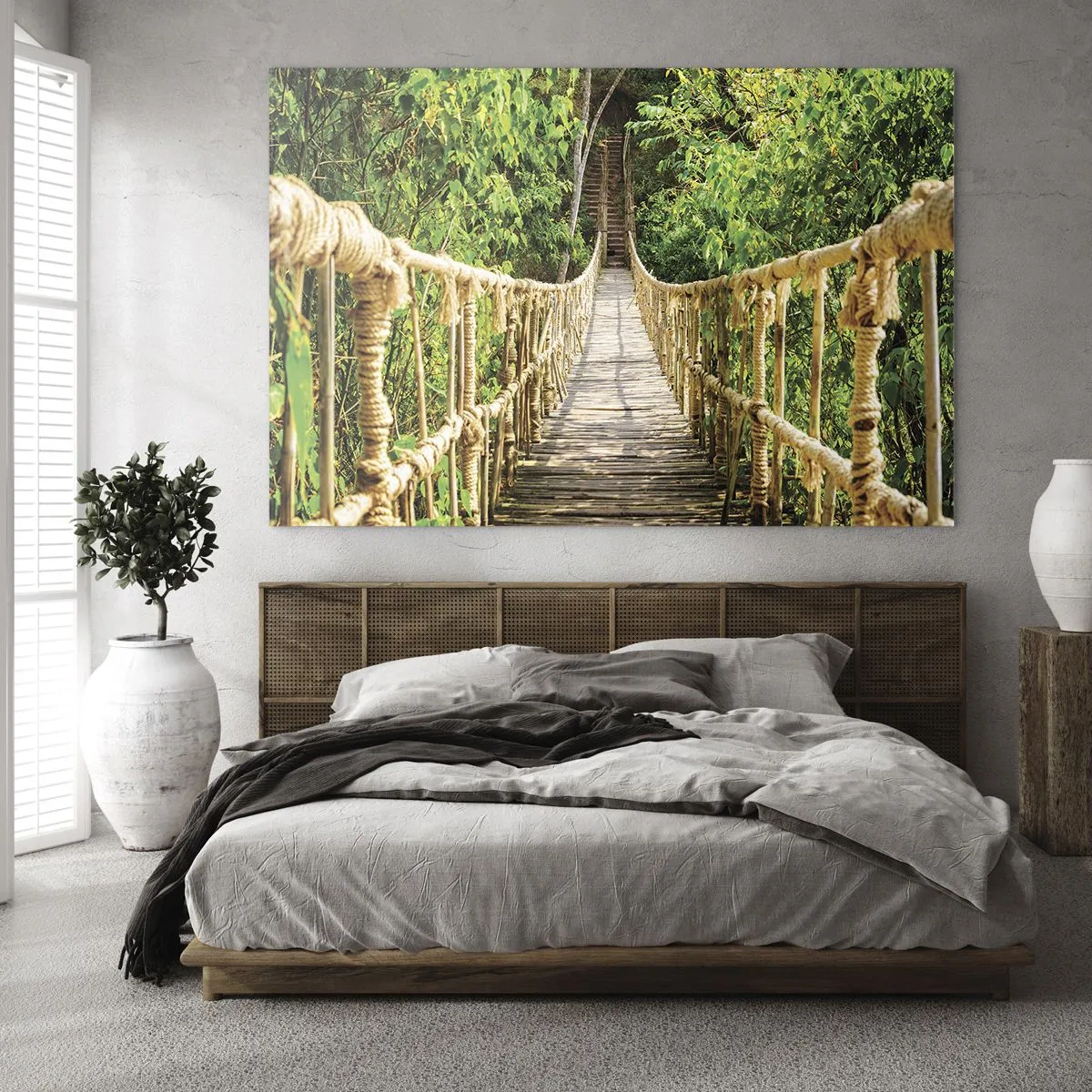 Impression sur verre - Image sur verre - Un pont de corde en bois entouré d'une végétation luxuriante - 70x50cm - Suspendu dans la nature - Décoration murale moderne pour le salon et la chambre ARTTOR
