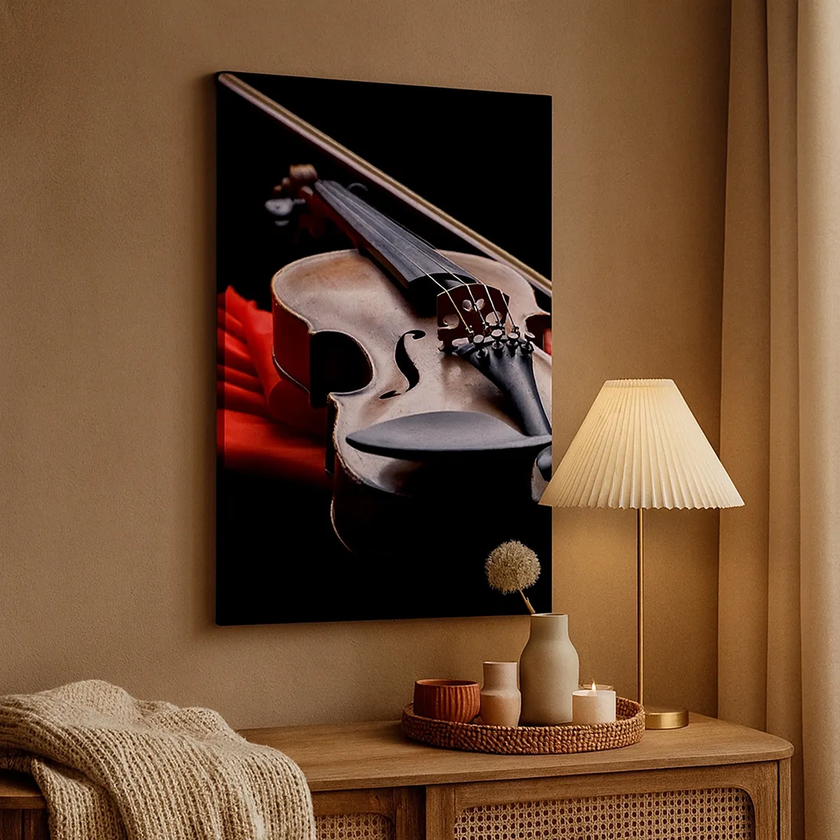 Impression sur toile - Image sur toile - Violon sur tissu rouge avec fond noir - 50x70cm - Musique des sentiments - Décoration murale moderne pour le salon et la chambre ARTTOR