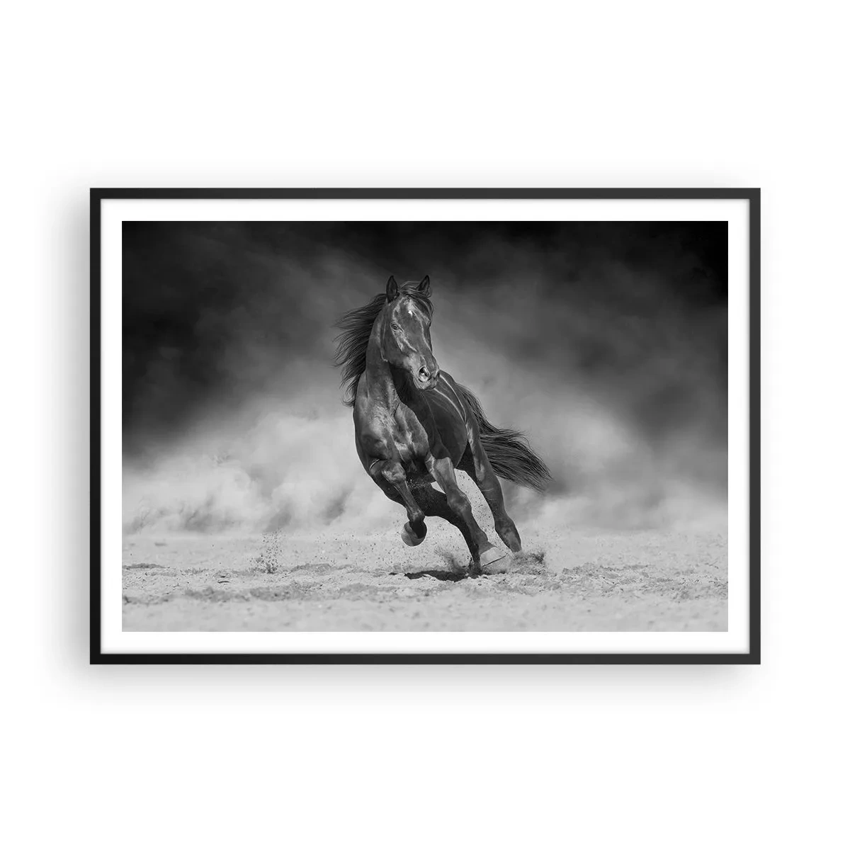 Affiche dans un cadre noir - Poster - Un cheval noir et blanc galopant sur le sable - 100x70cm - Digne de l'émir lui-même - Décoration murale moderne pour le salon et la chambre ARTTOR