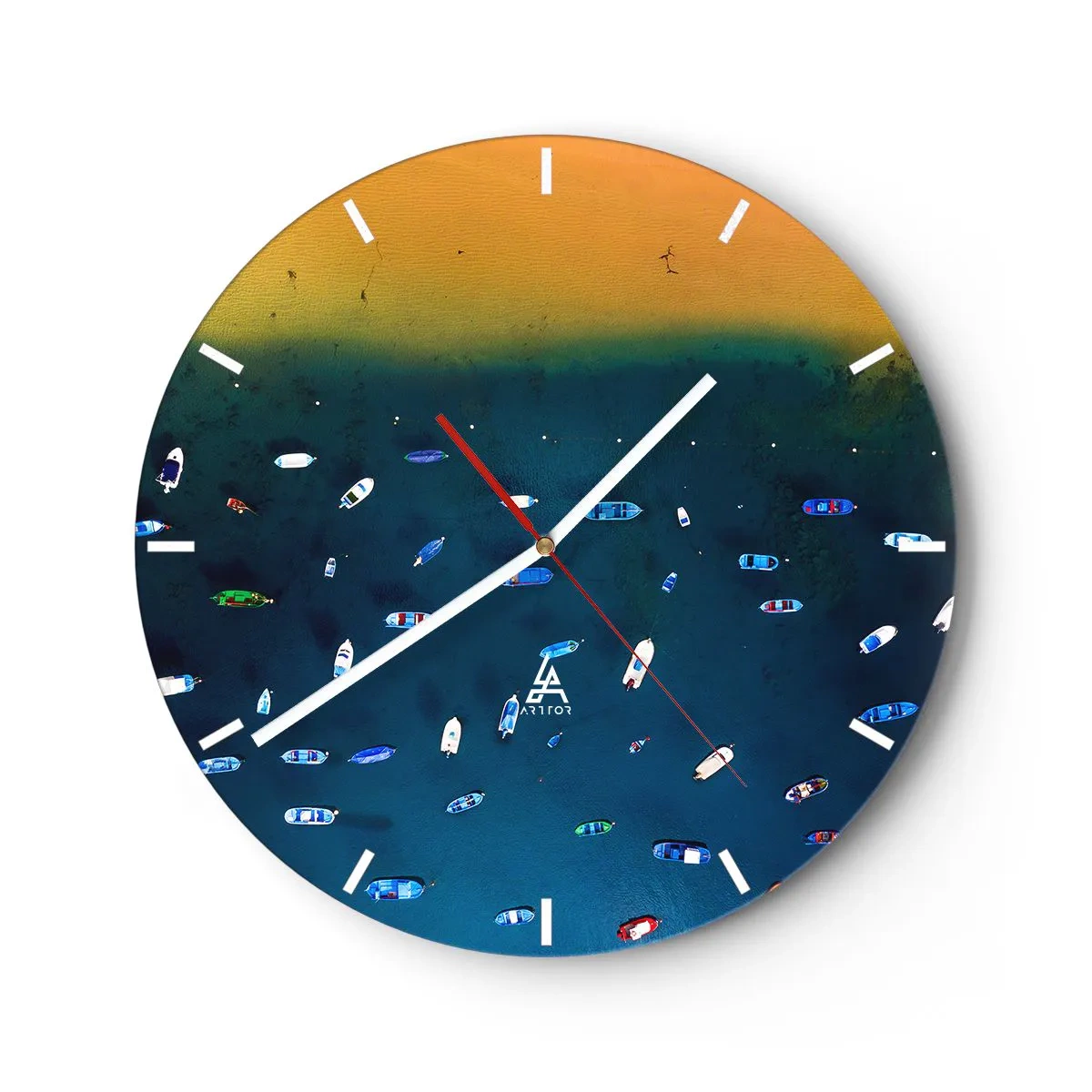 Horloge murale - Pendule murale - Vue aérienne de bateaux sur l'eau bleu foncé - 30x30cm - Jeu de vacances - Décoration murale moderne pour le salon, la cuisine et la chambre ARTTOR