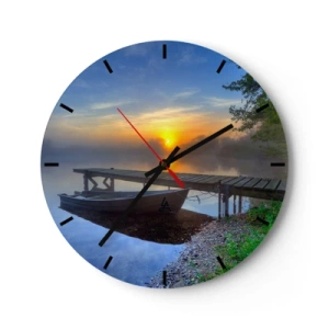 Horloge murale - Pendule murale - Un bateau à quai pendant le lever du soleil sur le lac - 30x30cm - Comment l'ordinaire se transforme en magie - Décoration murale moderne pour le salon, la cuisine et la chambre ARTTOR