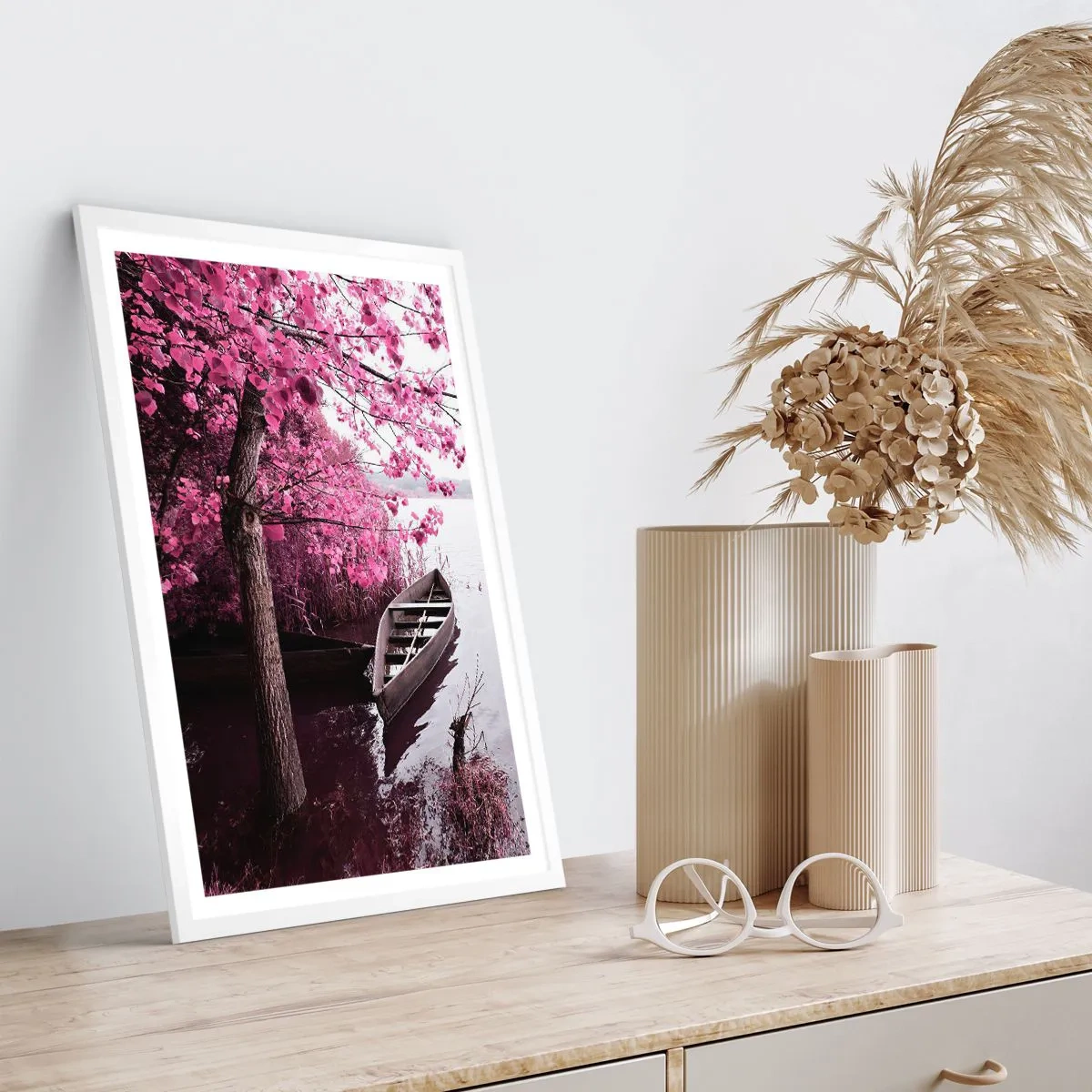 Affiche dans un cadre blanc - Poster - Dans un silence rose - 70x100 cm