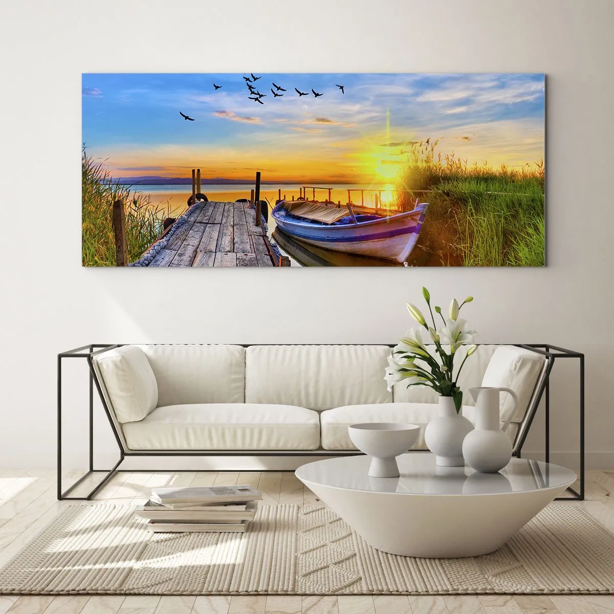 Impression sur verre - Image sur verre - Un bateau sur une jetée en bois au coucher du soleil - 160x50cm - Au revoir, à demain - Décoration murale moderne pour le salon et la chambre ARTTOR