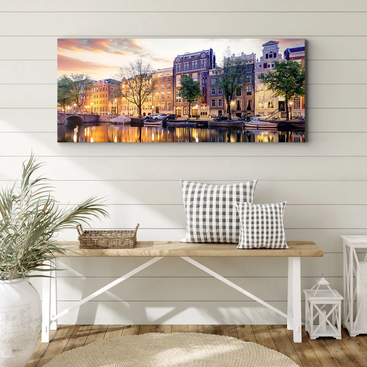 Impression sur toile - Image sur toile - Canal avec reflet des immeubles d'habitation dans la lumière du soir - 140x50cm - Beauté hollandaise sobre et sereine - Décoration murale moderne pour le salon et la chambre ARTTOR