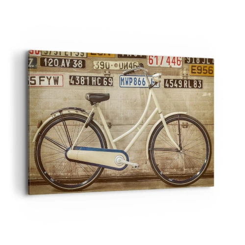 Impression sur toile - Image sur toile - Un vélo rétro contre un mur décoré de plaques d'immatriculation - 120x80cm - Pas de complexes - Décoration murale moderne pour le salon et la chambre ARTTOR