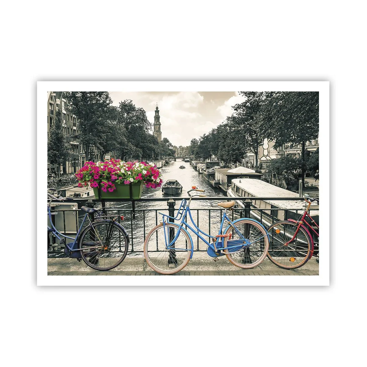 Affiche - Poster - Un pont avec des vélos et des fleurs sur un canal à Amsterdam - 100x70cm - Couleurs de rue d'Amsterdam - Décoration murale moderne pour le salon et la chambre ARTTOR