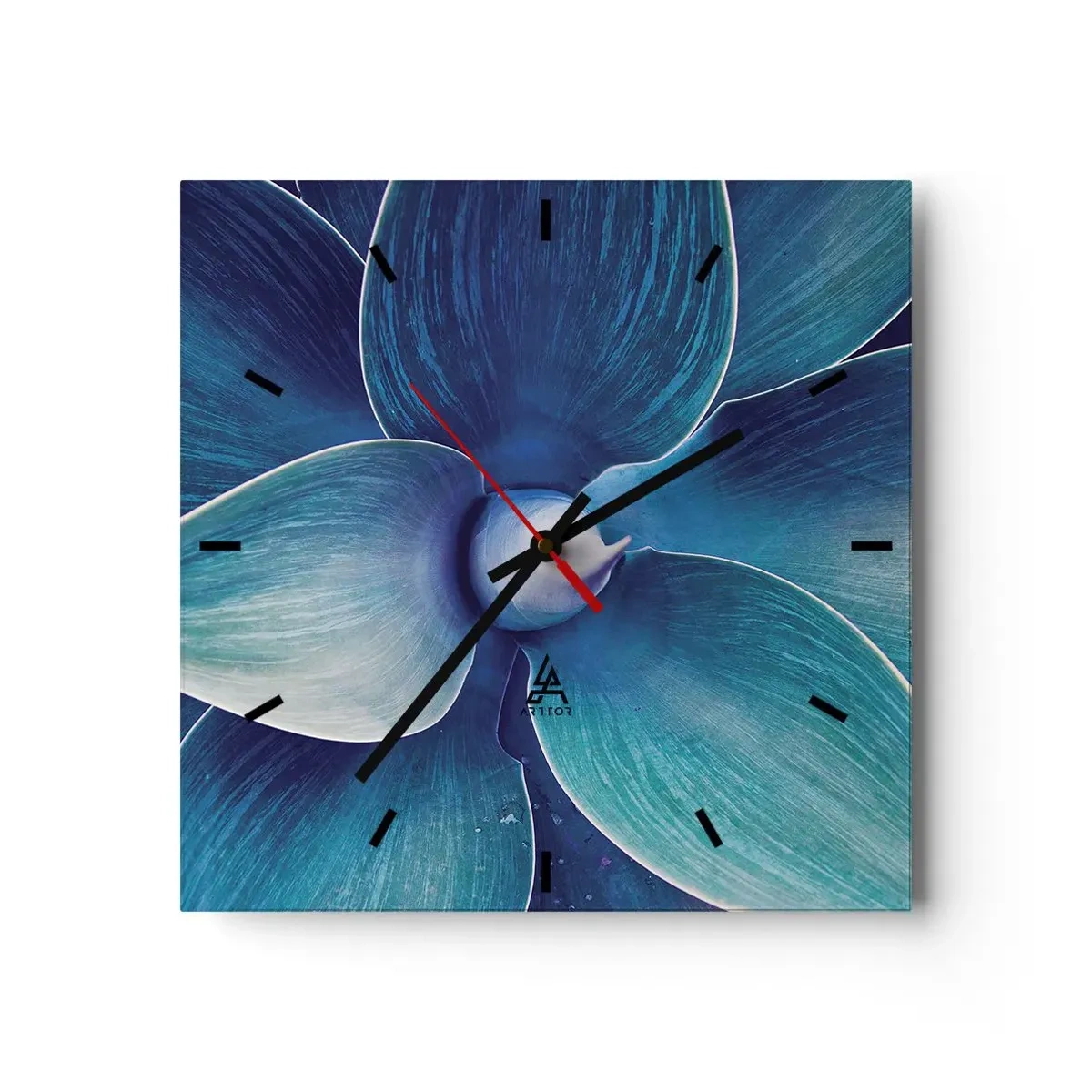 Horloge murale - Pendule murale - Gros plan d'une fleur abstraite dans des tons de bleu - 30x30cm - Le bleu du ciel - Décoration murale moderne pour le salon et la chambre ARTTOR