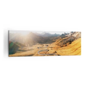 Impression sur toile - Image sur toile - Une route sinueuse dans les montagnes éclairée par le soleil couchant - 160x50cm - Dans une vallée dorée - Décoration murale moderne pour le salon et la chambre ARTTOR