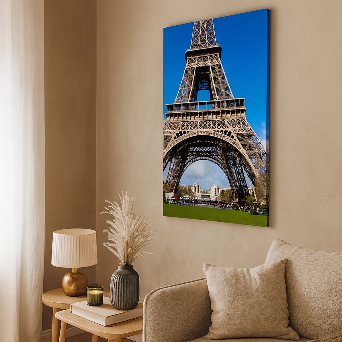 Impression sur toile - Image sur toile - La Tour Eiffel sur fond de ciel bleu et de parc verdoyant - 50x70cm - Tout Paris à ses pieds - Décoration murale moderne pour le salon et la chambre ARTTOR