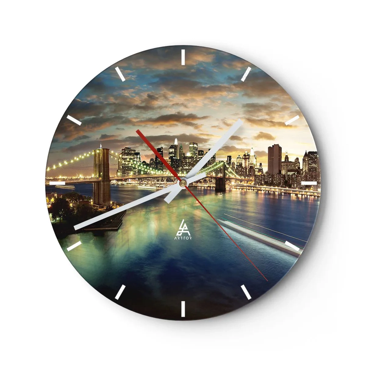 Horloge murale - Pendule murale - Skyline de New York au crépuscule avec le pont de Brooklyn - 30x30cm - Une soirée lumineuse sur Manhattan - Décoration murale moderne pour le salon, la cuisine et la chambre ARTTOR