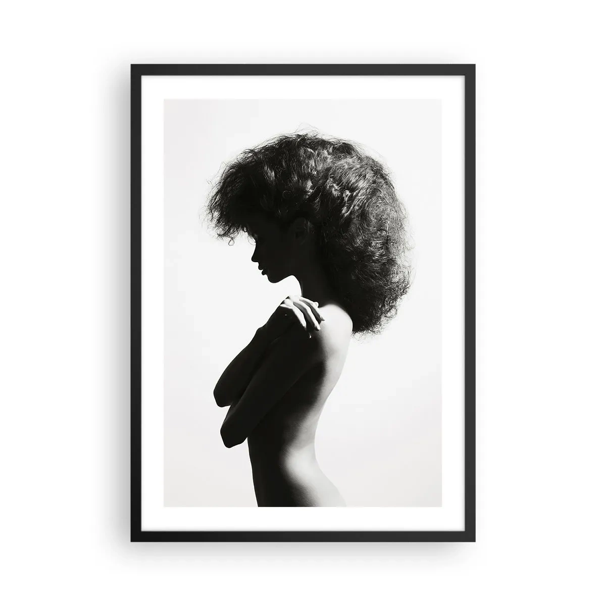 Affiche dans un cadre noir - Poster - Profil d'une femme sur une élégante photographie en noir et blanc - 50x70cm - Comme une fleur au bout d'une fine tige - Décoration murale moderne pour le salon et la chambre ARTTOR