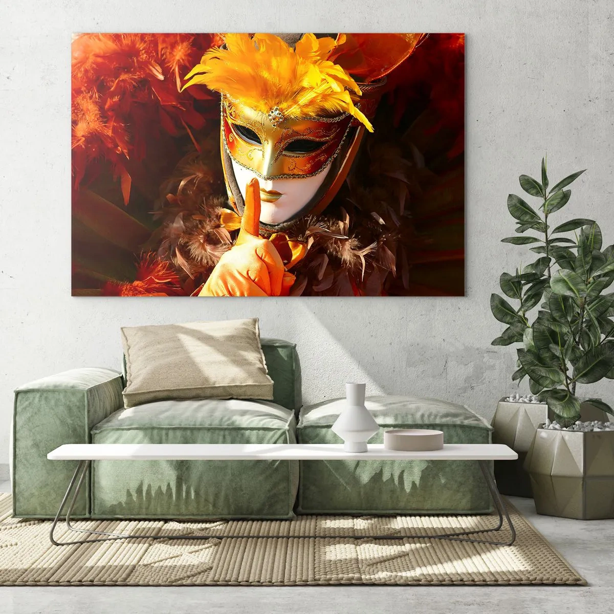 Impression sur verre - Image sur verre - Une figure portant un masque doré avec des plumes oranges - 120x80cm - Le secret est une partie du jeu - Décoration murale moderne pour le salon et la chambre ARTTOR