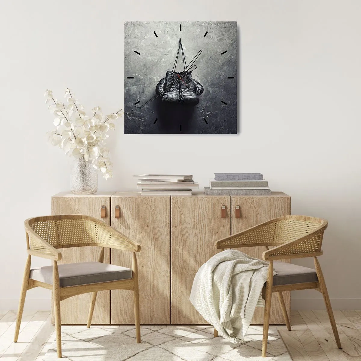 Horloge murale - Pendule murale - De vieux gants de boxe contre le mur - 30x30cm - Un temps pour se battre et un temps pour la paix - Décoration murale moderne pour le salon et la chambre ARTTOR