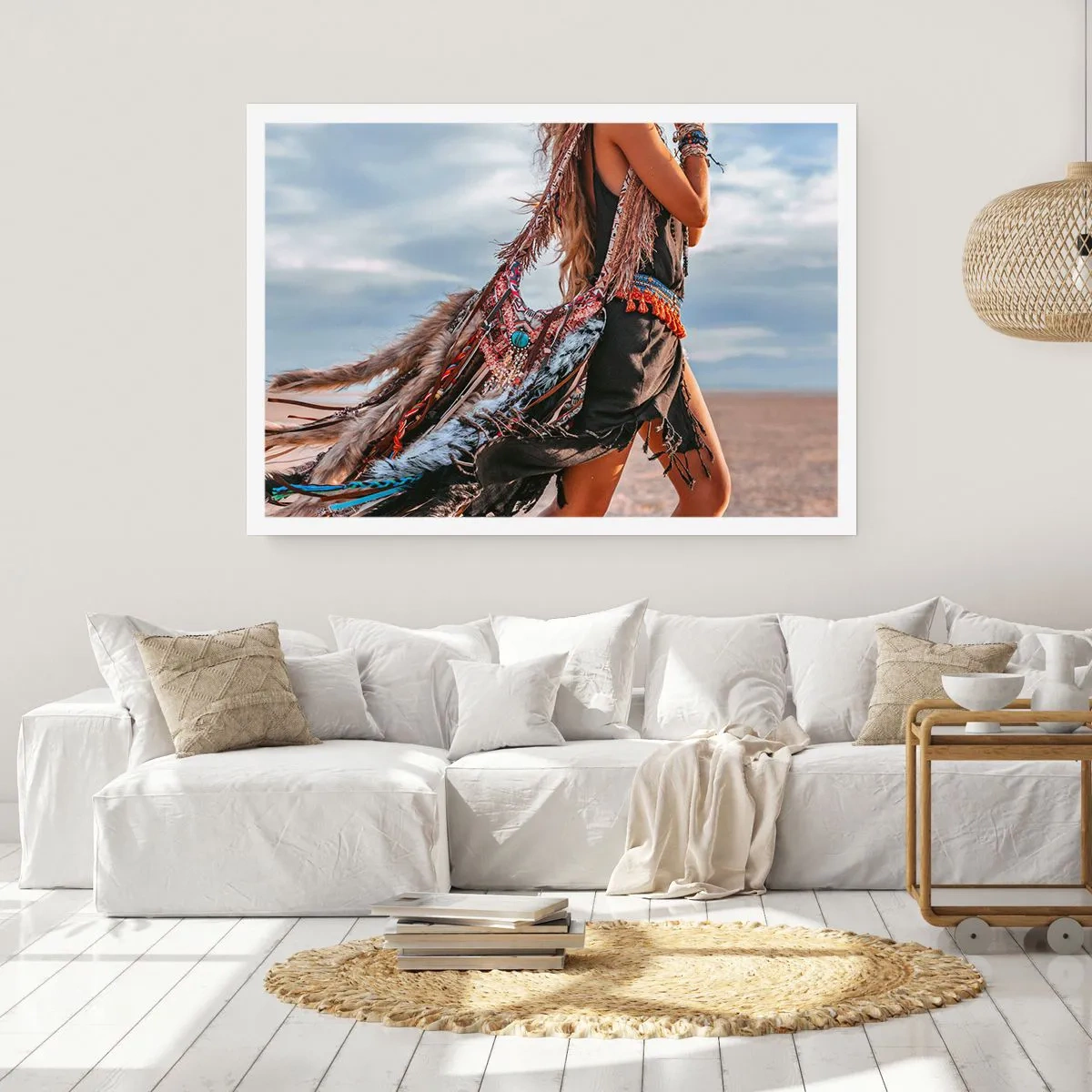 Affiche - Poster - Une femme dans un style bohème avec des détails de plumes et de bijoux - 100x70cm - La fille du chaman - Décoration murale moderne pour le salon et la chambre ARTTOR