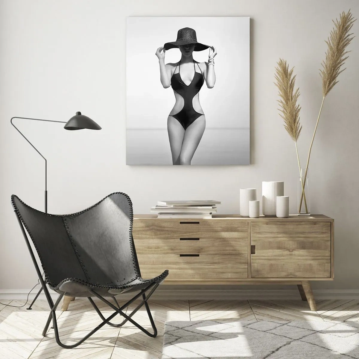 Impression sur verre - Image sur verre - Silhouette noire et blanche d'une femme portant un chapeau sur fond de mer - 70x100cm - Mon prénom? Élégance - Décoration murale moderne pour le salon et la chambre ARTTOR