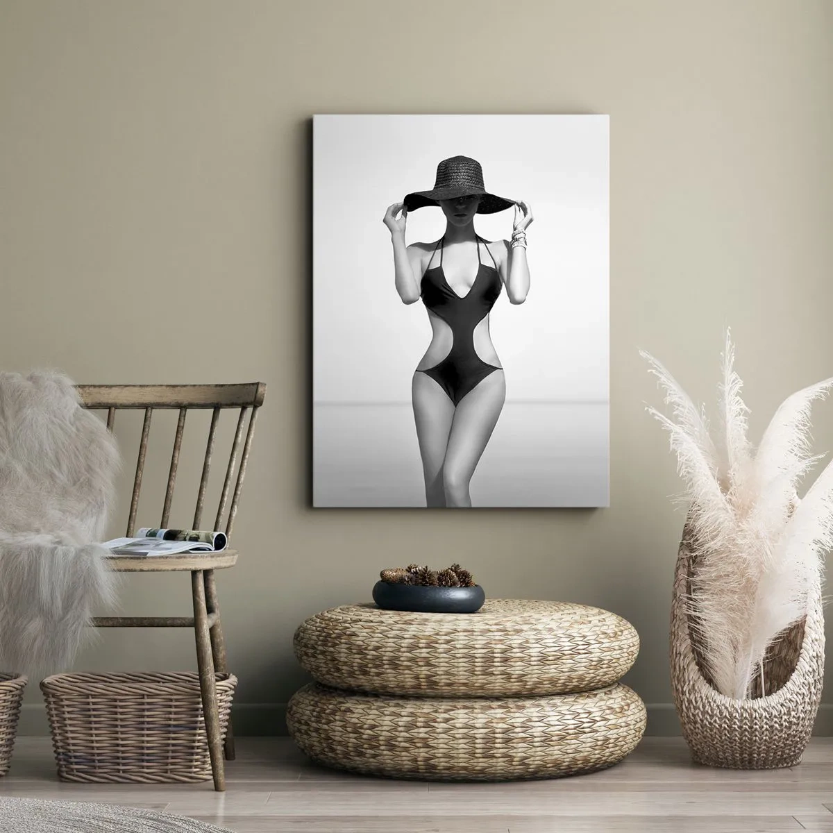 Impression sur toile - Image sur toile - Silhouette noire et blanche d'une femme portant un chapeau sur fond de mer - 50x70cm - Mon prénom? Élégance - Décoration murale moderne pour le salon et la chambre ARTTOR