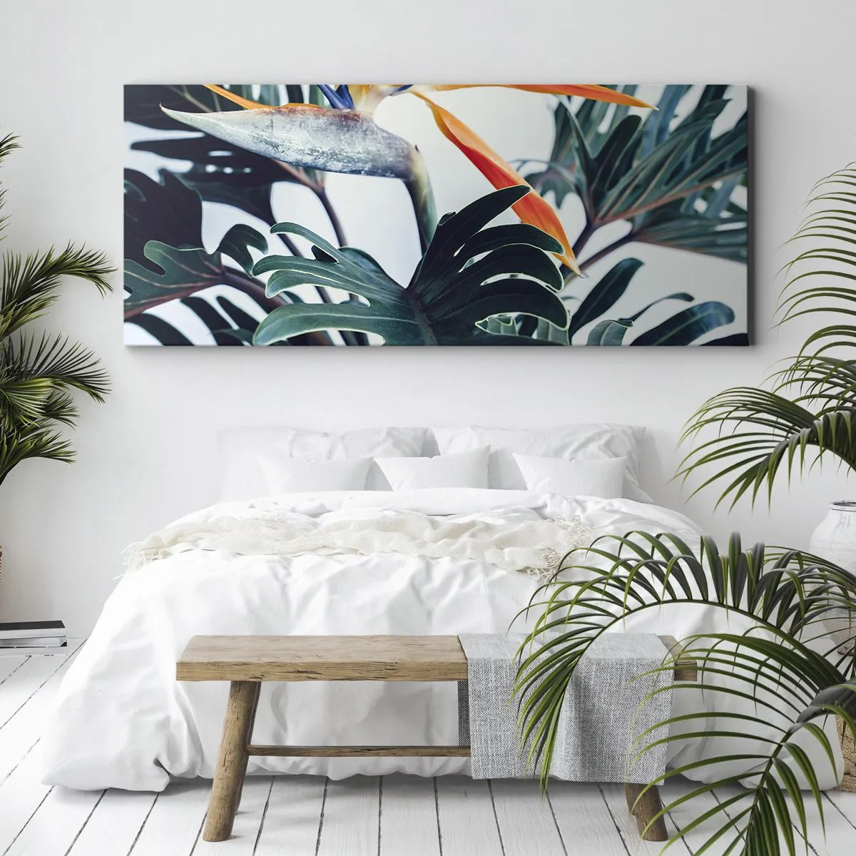Impression sur toile - Image sur toile - Fleur de Strelitzia entourée de feuilles sous une lumière vive - 120x50cm - Le buisson oiseaux - Décoration murale moderne pour le salon et la chambre ARTTOR