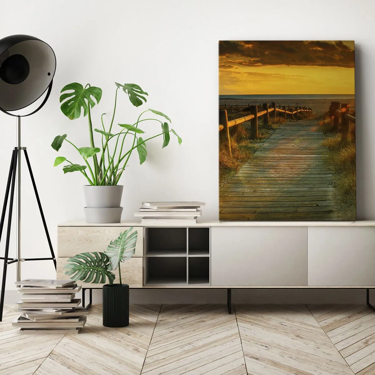 Impression sur toile - Image sur toile - Un chemin en bois menant à la plage à la lueur du soleil couchant - 80x120cm - Baigné dans le vieil or - Décoration murale moderne pour le salon et la chambre ARTTOR