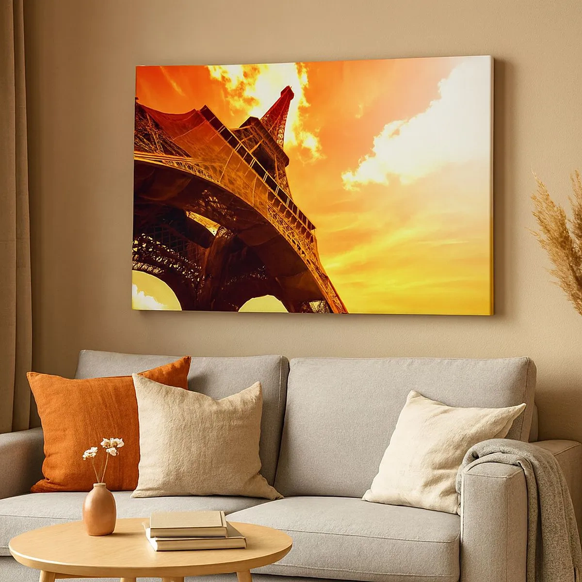 Impression sur toile - Image sur toile - La Tour Eiffel contre un ciel doré au coucher du soleil - 70x50cm - Monumental, car il est doré par le soleil - Décoration murale moderne pour le salon et la chambre ARTTOR