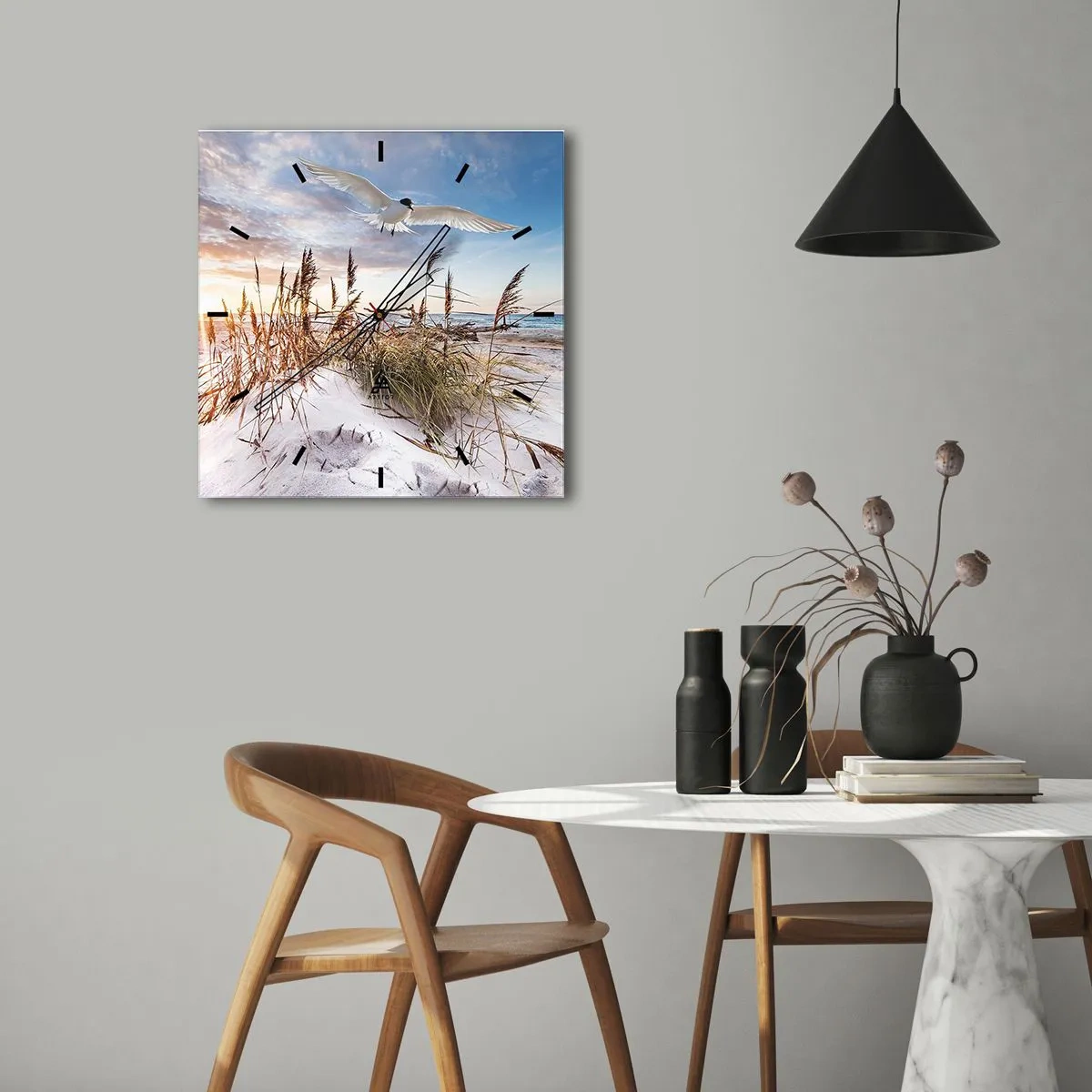 Horloge murale - Pendule murale - Plage avec des mouettes volant au coucher du soleil - 30x30cm - Vent de mer - Décoration murale moderne pour le salon et la chambre ARTTOR