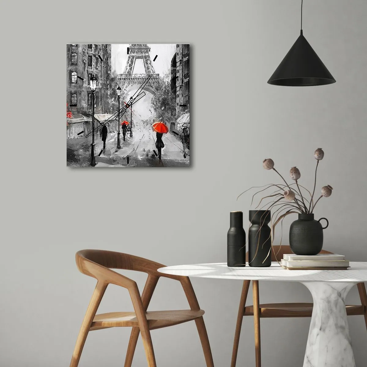Horloge murale - Pendule murale - Une rue avec vue sur la Tour Eiffel et des parapluies rouges - 30x30cm - Tous les chemins mènent à elle - Décoration murale moderne pour le salon et la chambre ARTTOR
