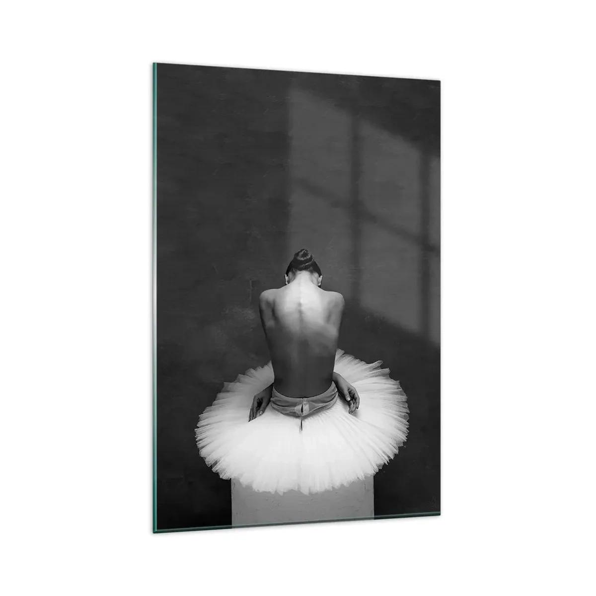 Impression sur verre - Image sur verre - Une danseuse de ballet dans une pose classique sur un fond sombre. - 80x120cm - C'est justement en train de fleurir - Décoration murale moderne pour le salon et la chambre ARTTOR