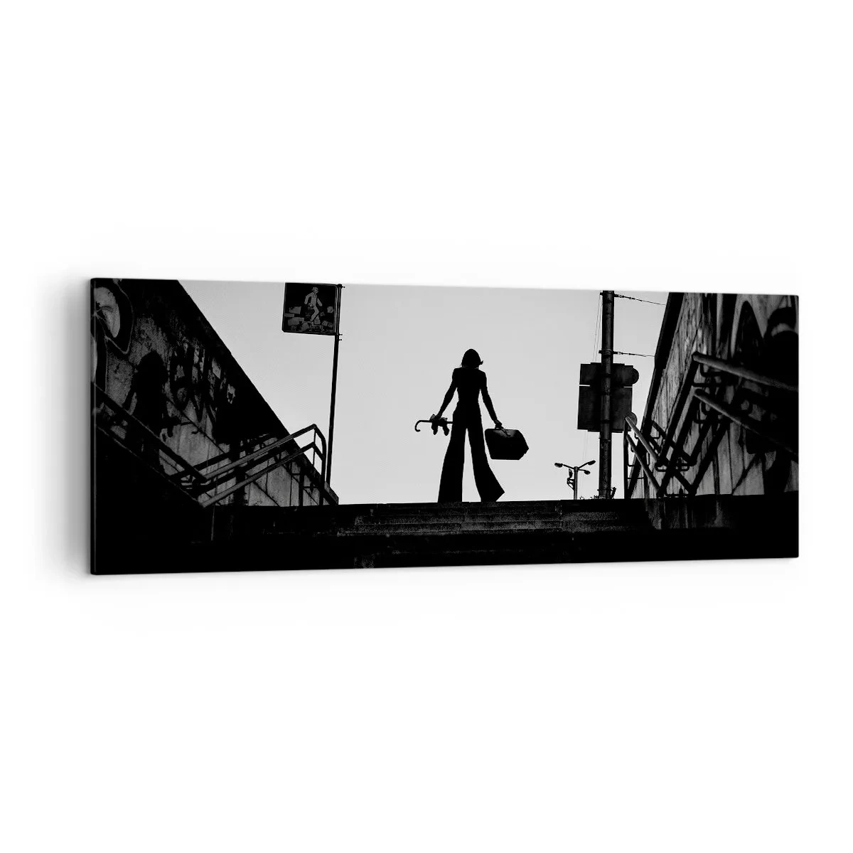 Impression sur toile - Image sur toile - Une figure de femme dans les escaliers en noir et blanc avec une atmosphère dynamique - 140x50cm - Pèlerinage urbain - Décoration murale moderne pour le salon et la chambre ARTTOR