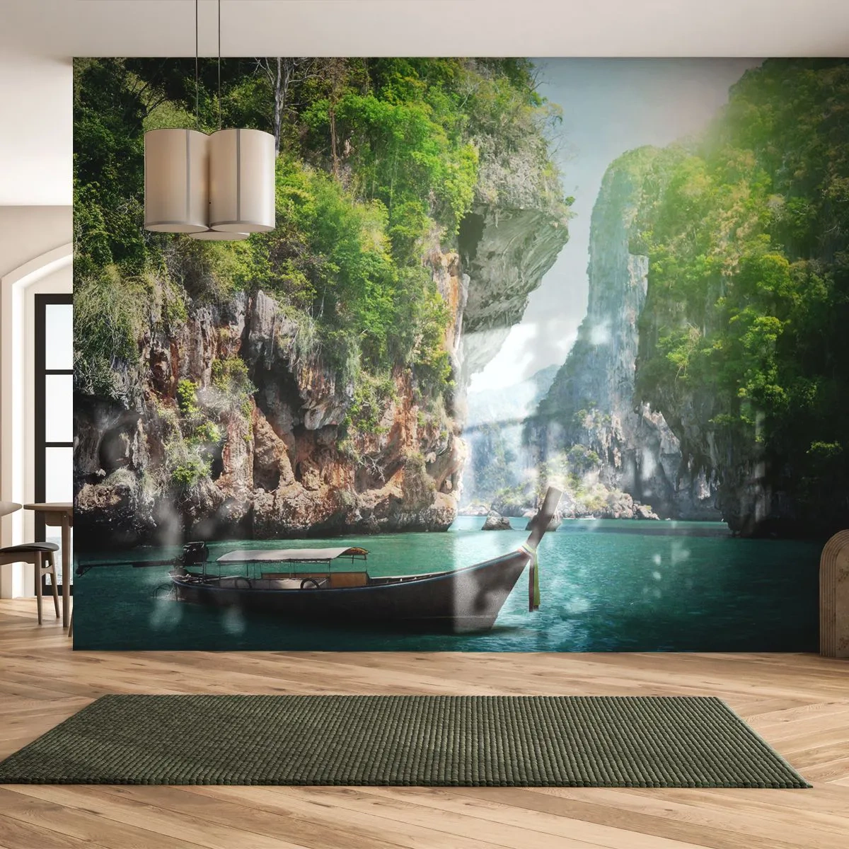 Papier Peint Photo Premium Sand - Un bateau traditionnel sur une eau azur entourée de rochers tropicaux - 100x70cm - Une invitation à un voyage exotique - Décoration murale moderne pour le salon et la chambre ARTTOR