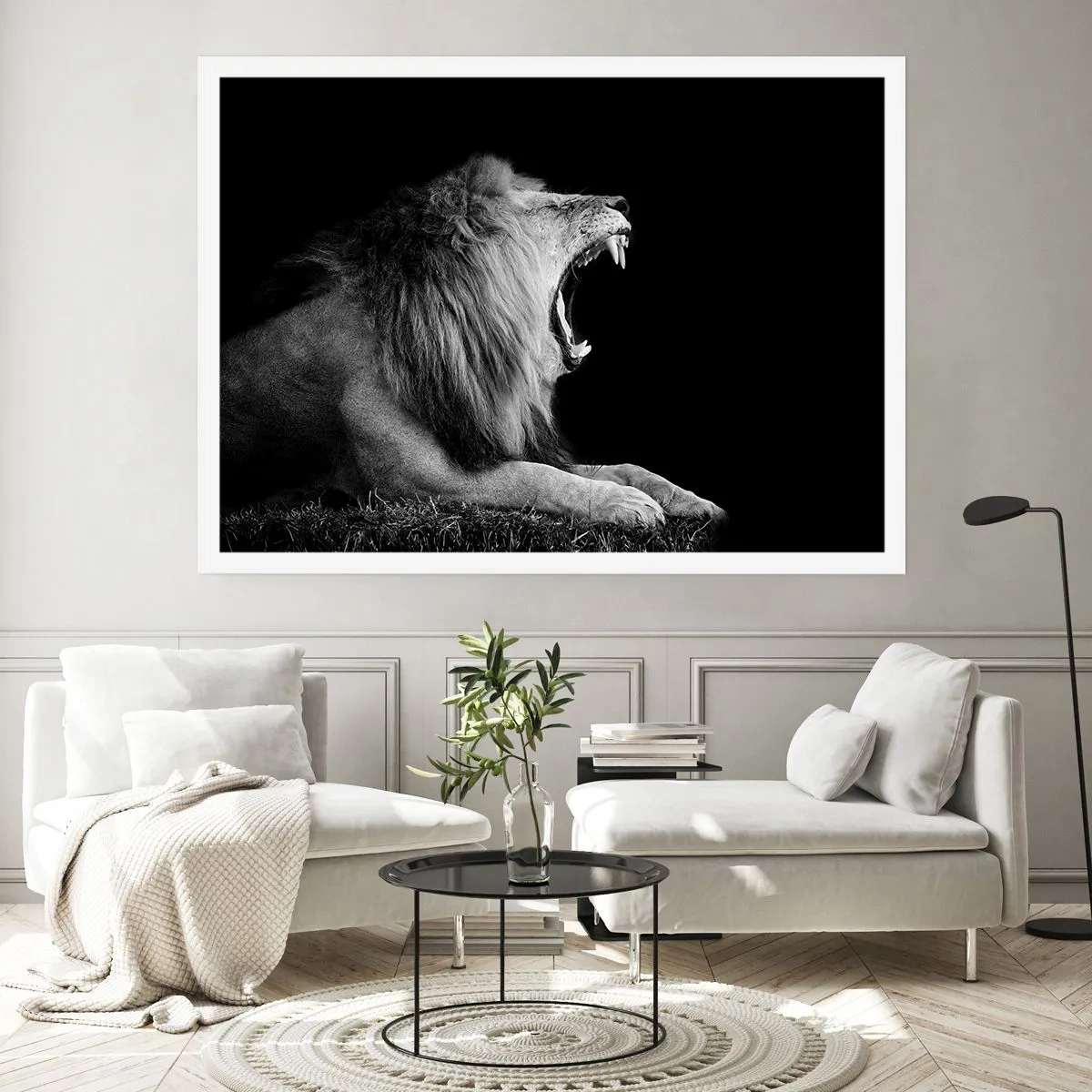 Affiche - Poster - Un lion rugissant sur fond noir dans des tons noir et blanc - 100x70cm - Sans aucun doute - Décoration murale moderne pour le salon et la chambre ARTTOR
