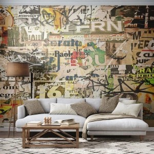 Papier Peint Photo Premium Sand - Un collage d'affiches endommagées et de graffitis. - 100x70cm - Oh, il se passe quelque chose... - Décoration murale moderne pour le salon et la chambre ARTTOR