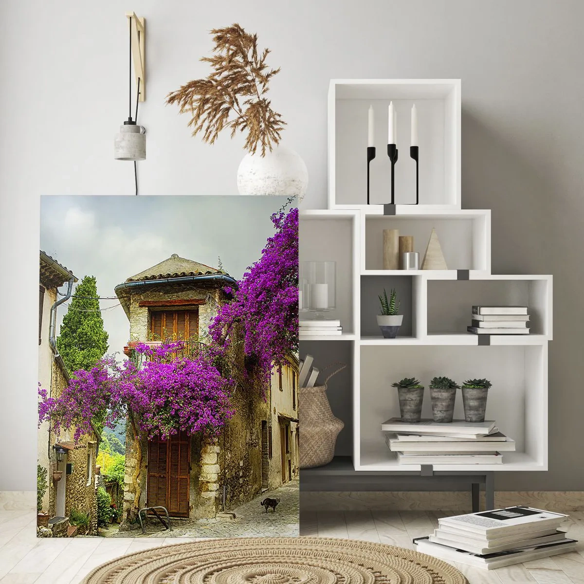 Impression sur verre - Image sur verre - Une rue charmante avec des vignes roses en fleurs et des maisons de rapport - 50x70cm - Sous un dais fleuri - Décoration murale moderne pour le salon et la chambre ARTTOR