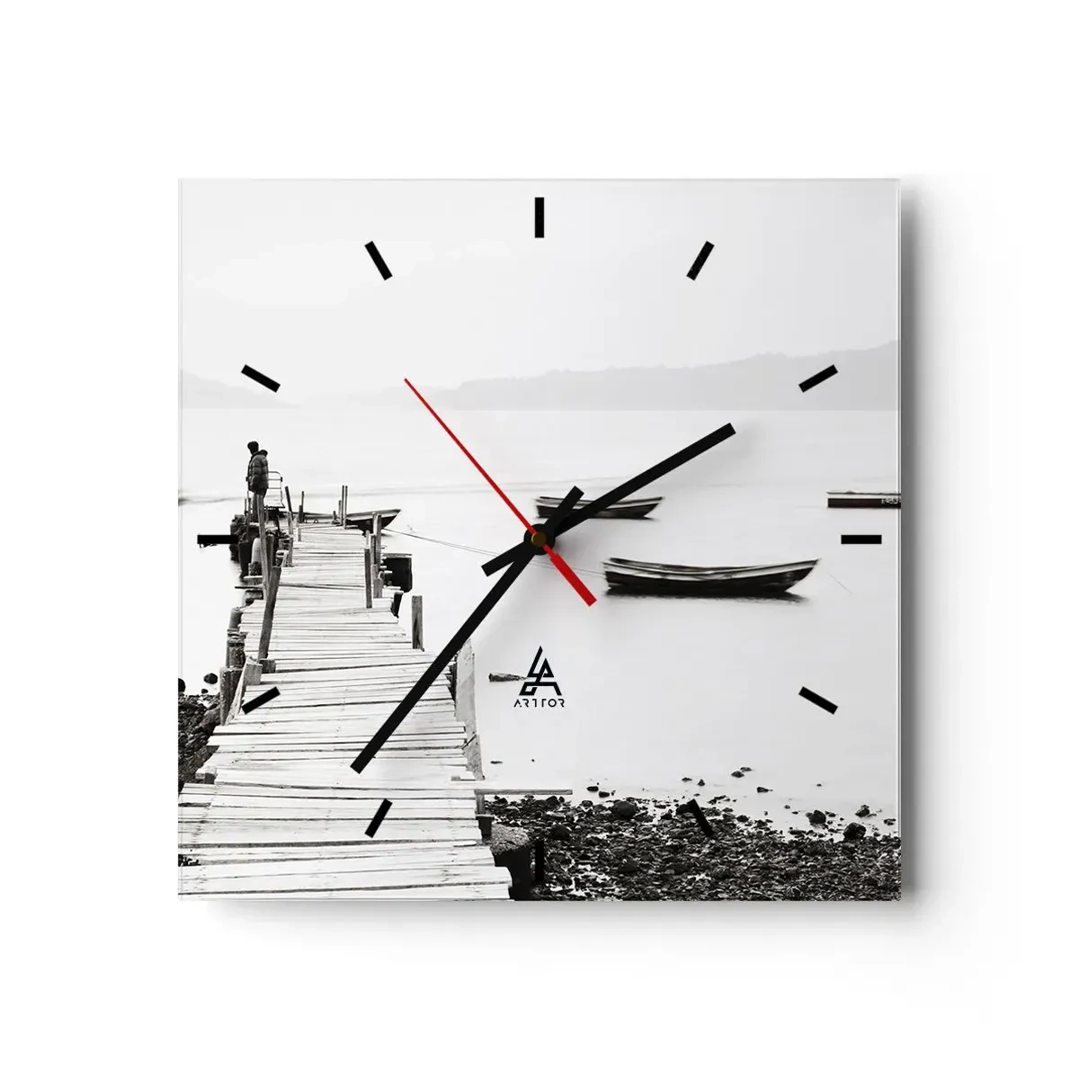 Horloge murale - Pendule murale - Jetée en bois et bateaux sur une eau calme - 30x30cm - Calme et propre au bord de l'eau - Décoration murale moderne pour le salon et la chambre ARTTOR