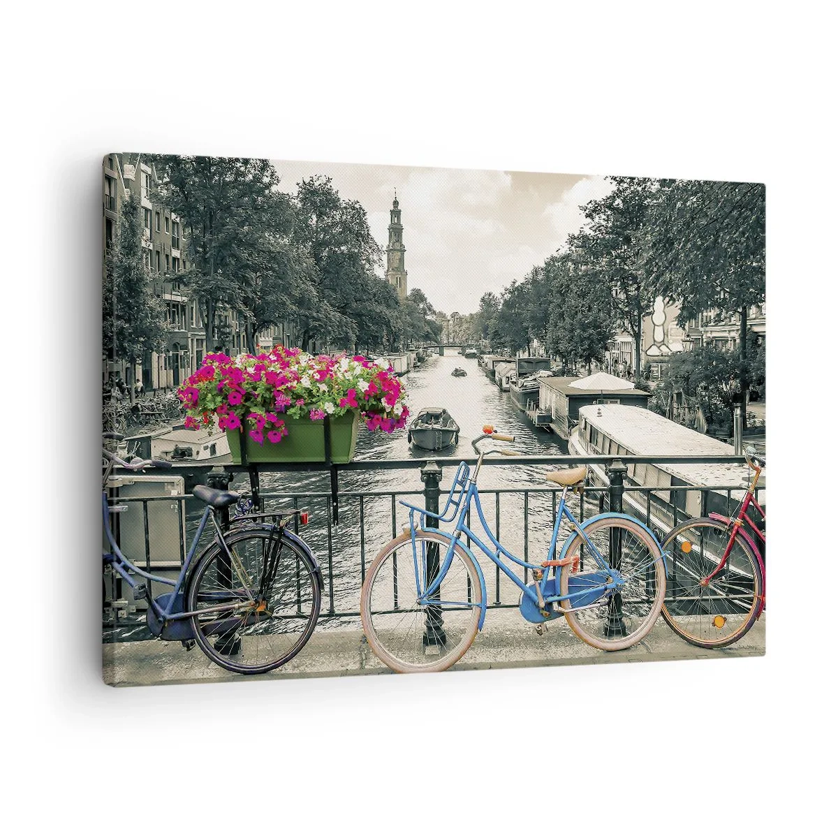 Impression sur toile - Image sur toile - Un pont avec des vélos et des fleurs sur un canal à Amsterdam - 70x50cm - Couleurs de rue d'Amsterdam - Décoration murale moderne pour le salon et la chambre ARTTOR