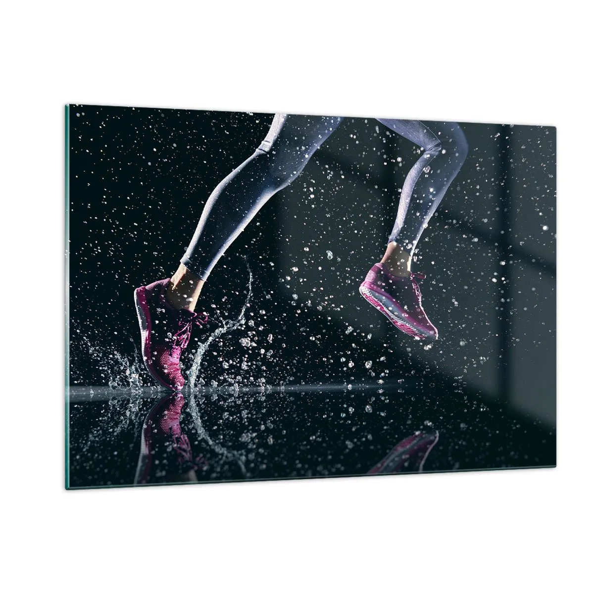 Impression sur verre - Image sur verre - Courir dans l'eau avec des chaussures de sport sur un fond sombre - 120x80cm - Combien de force dans les jambes - Décoration murale moderne pour le salon et la chambre ARTTOR