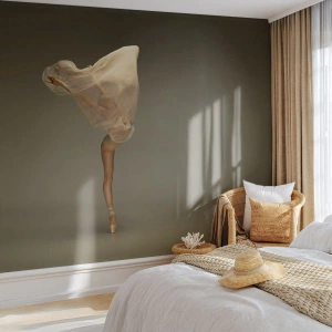 Papier Peint Photo Standard Eco - Une danseuse dans une pose délicate et éthérée - 100x70cm - Il va bientôt s'envoler - Décoration murale moderne pour le salon et la chambre ARTTOR