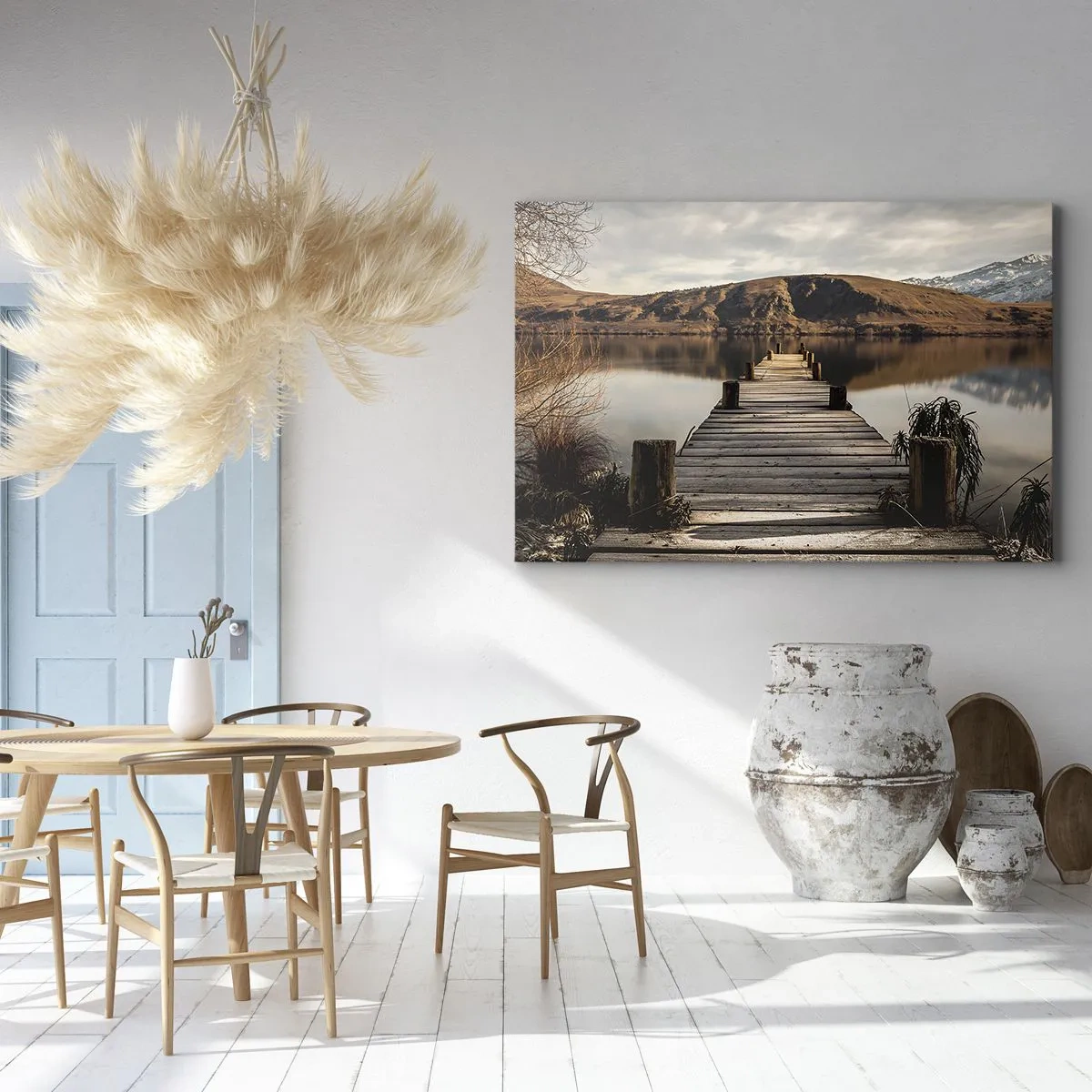 Impression sur toile - Image sur toile - Une jetée en bois sur un lac entouré de collines pittoresques - 70x50cm - Paysage silencieux - Décoration murale moderne pour le salon et la chambre ARTTOR