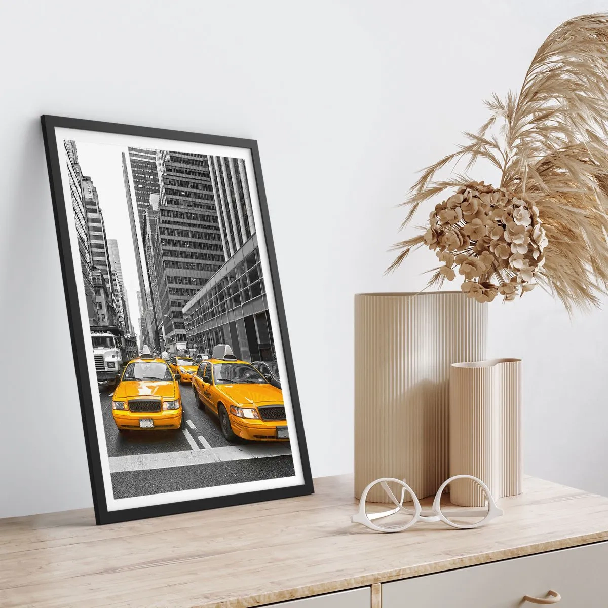 Affiche dans un cadre noir - Poster - C'est nous qui colorons la ville - 70x100 cm