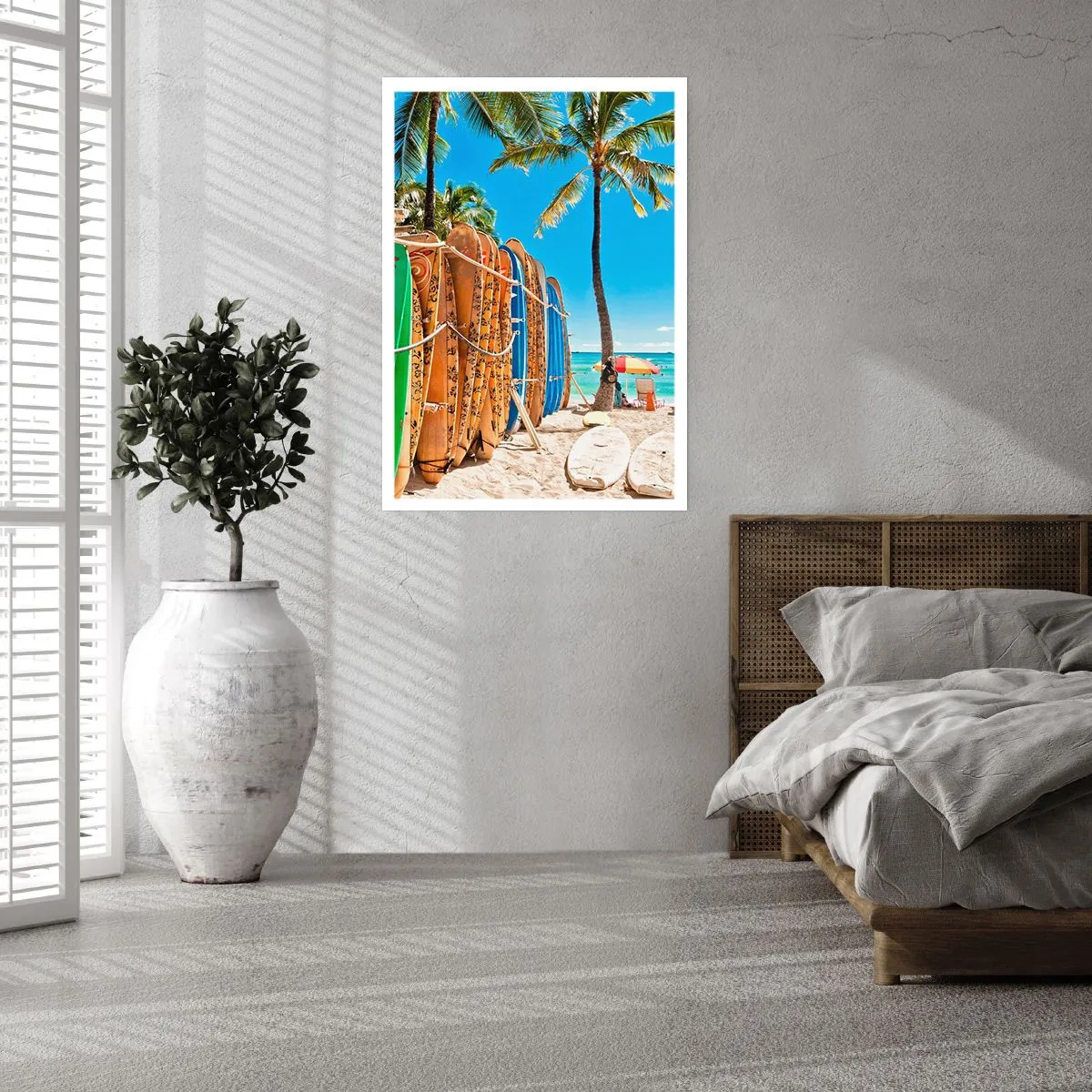 Affiche - Poster - Planches de surf sur une plage avec des palmiers et un ciel bleu - 50x70cm - Jeux ensoleillés - Décoration murale moderne pour le salon et la chambre ARTTOR