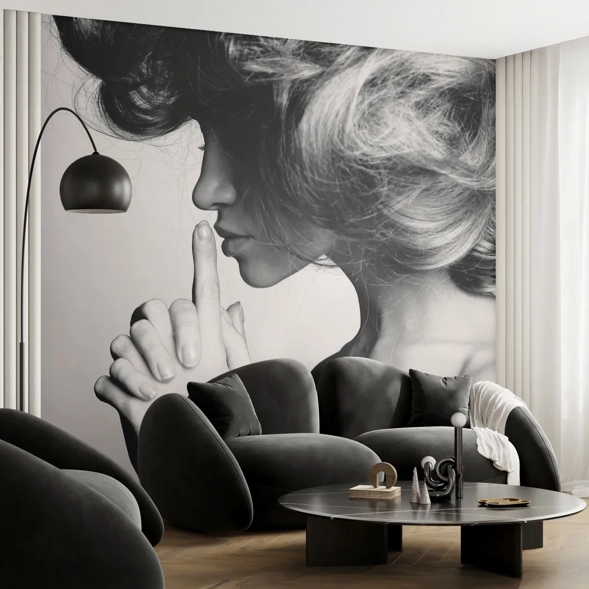 Papier Peint Photo Premium Sand - Portrait en noir et blanc d'une femme faisant un geste de silence - 100x70cm - A l'écoute d'elle-même - Décoration murale moderne pour le salon et la chambre ARTTOR