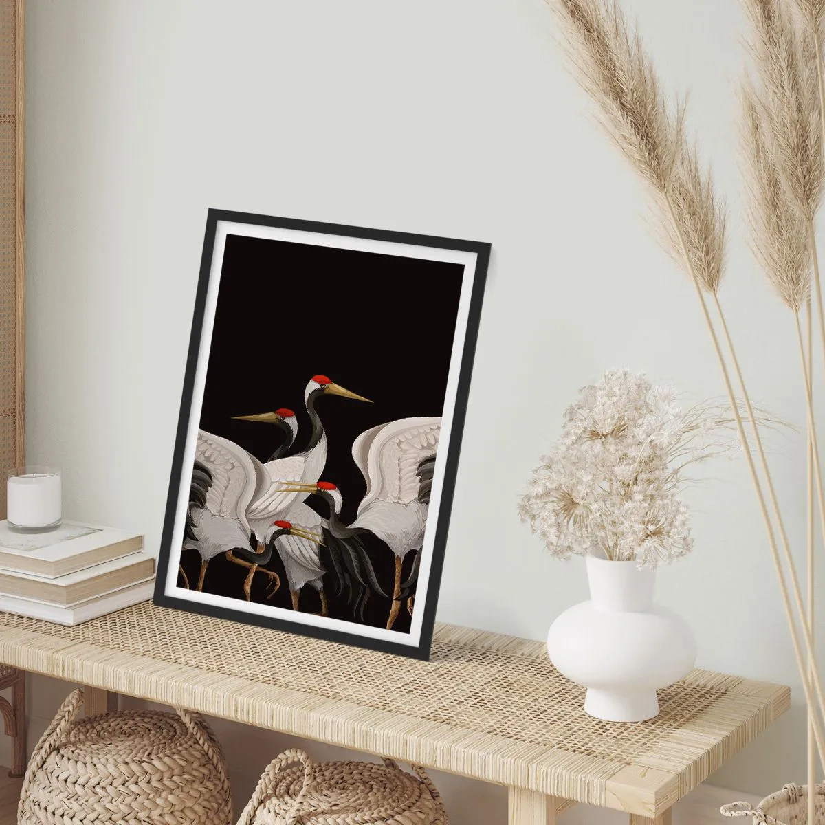 Affiche dans un cadre noir - Poster - Grues élégantes sur fond sombre dans un style oriental - 50x70cm - Histoire d'oiseaux - Décoration murale moderne pour le salon et la chambre ARTTOR