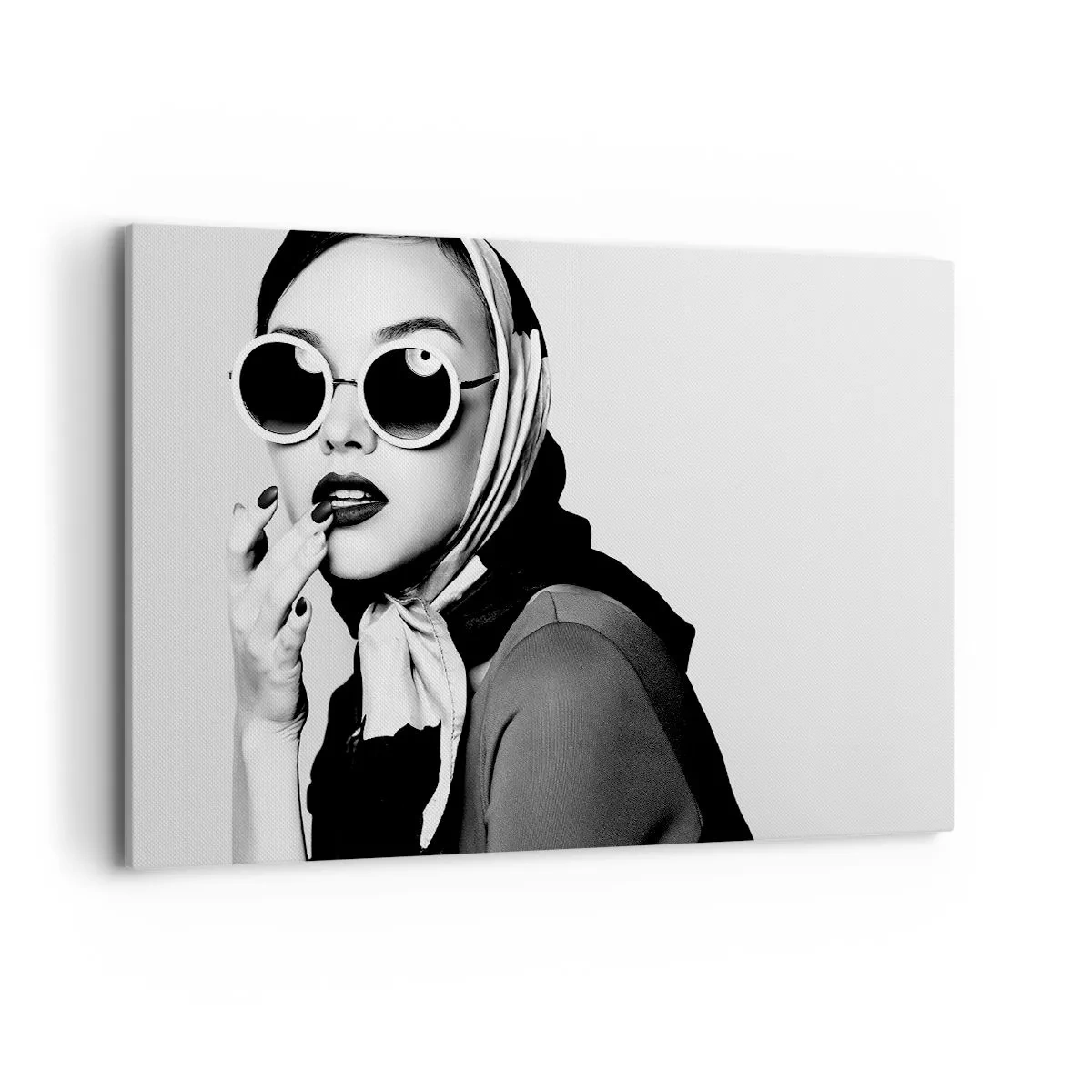 Impression sur toile - Image sur toile - Portrait en noir et blanc d'une femme portant des lunettes et un foulard - 120x80cm - Salutations des années 60 - Décoration murale moderne pour le salon et la chambre ARTTOR