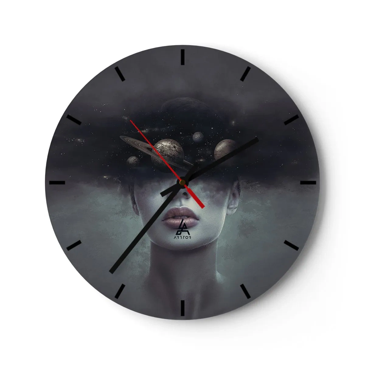 Horloge murale - Pendule murale - Une composition cosmique de planètes dans la tête d'une femme sur un fond sombre. - 30x30cm - Et les planètes deviennent folles... - Décoration murale moderne pour le salon, la cuisine et la chambre ARTTOR