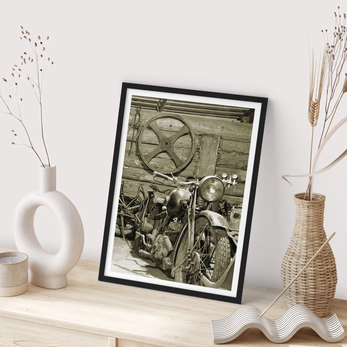 Affiche dans un cadre noir - Poster - Dans le hangar de l'oncle Władek - 61x91 cm
