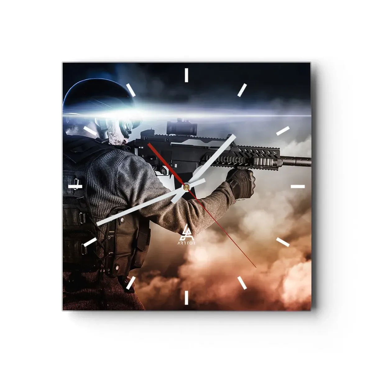 Horloge murale - Pendule murale - Un soldat en action avec un fusil sur fond de nuages et de lumière. - 30x30cm - Tout simplement un héros - Décoration murale moderne pour le salon et la chambre ARTTOR