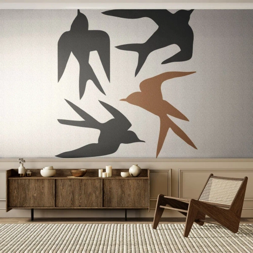 Papier Peint Photo Premium Sand - Silhouettes stylisées d'hirondelles en vol sur un fond clair - 100x70cm - Avaler du plaisir - Décoration murale moderne pour le salon et la chambre ARTTOR