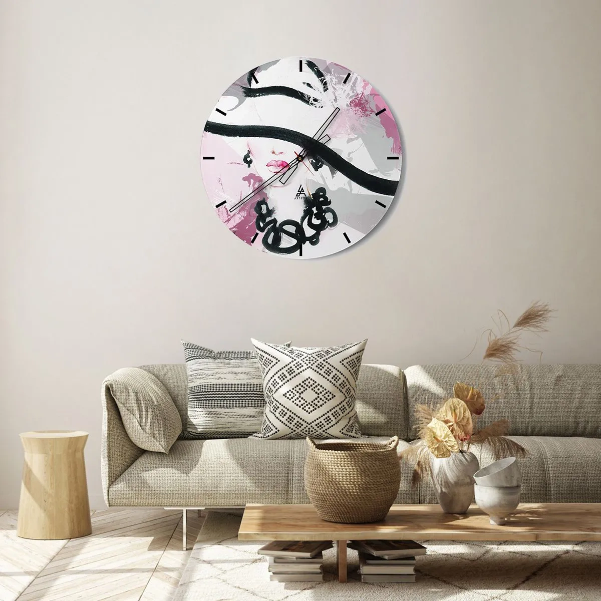 Horloge murale - Pendule murale - Un portrait élégant d'une femme dans un style noir et rose - 30x30cm - Portrait d'une dame en noir et rose - Décoration murale moderne pour le salon, la cuisine et la chambre ARTTOR