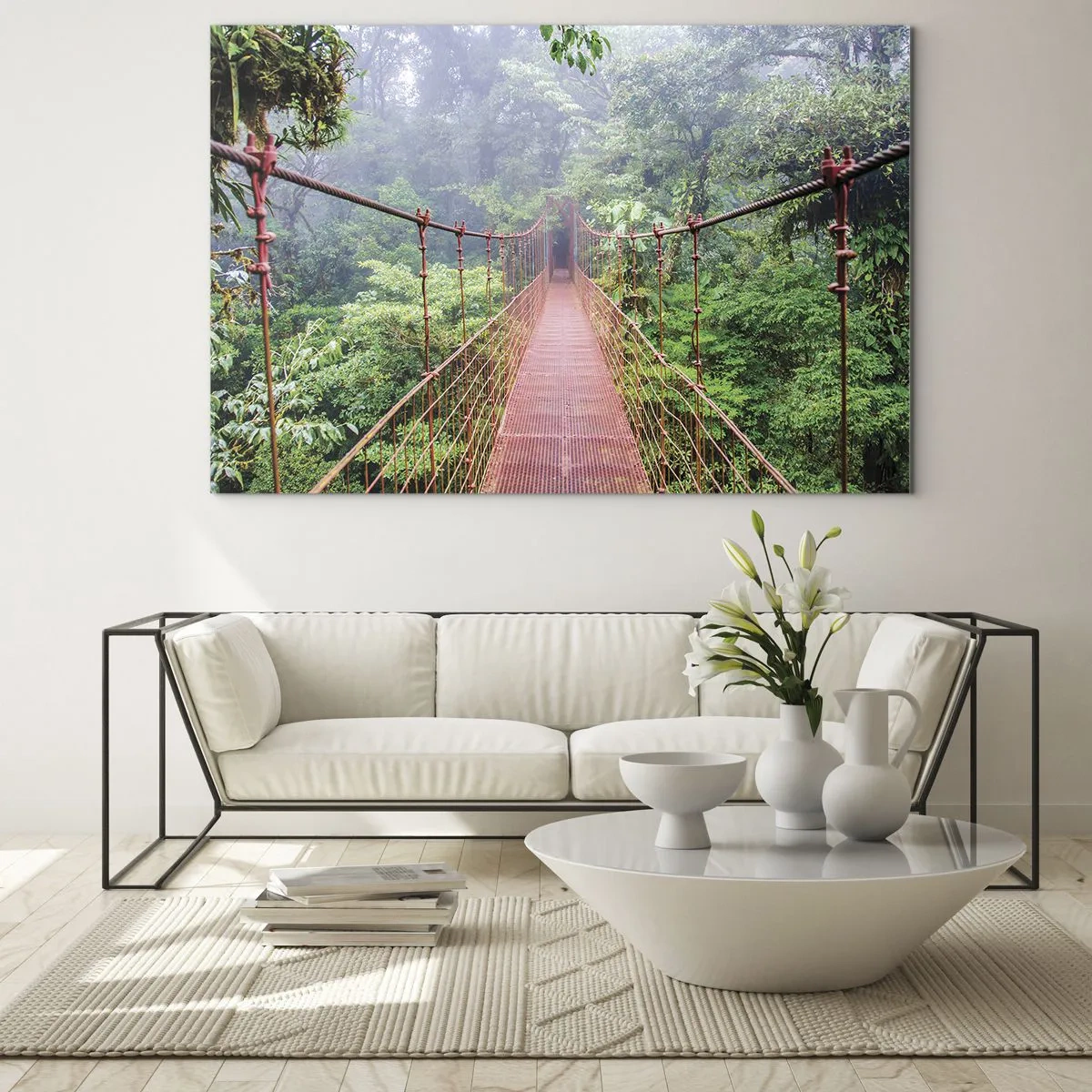 Impression sur verre - Image sur verre - Un pont suspendu rouge au-dessus d'une jungle verte dans le brouillard - 100x70cm - Suspendu sur les couronnes - Décoration murale moderne pour le salon et la chambre ARTTOR