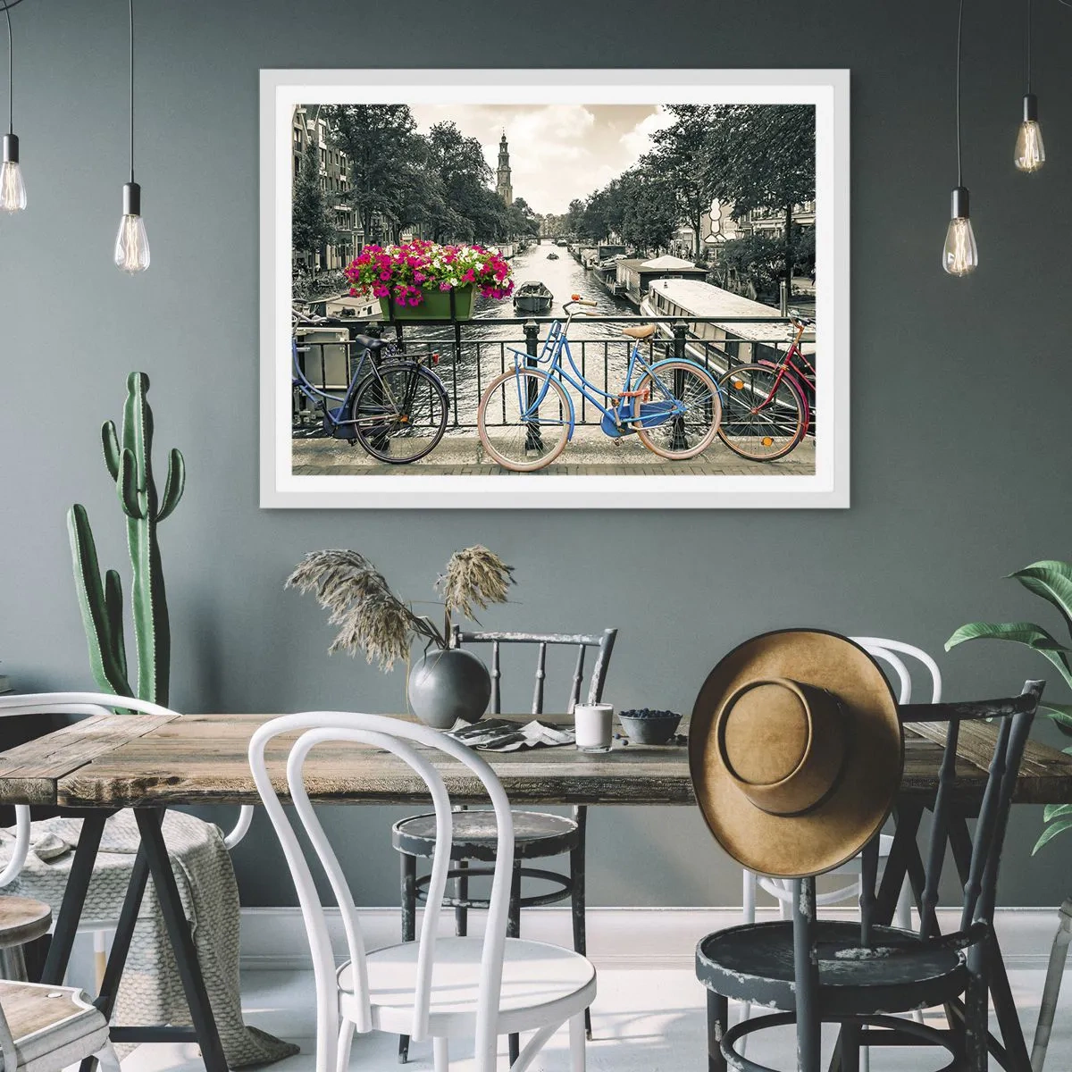 Affiche dans un cadre blanc - Poster - Couleurs de rue d'Amsterdam - 100x70 cm