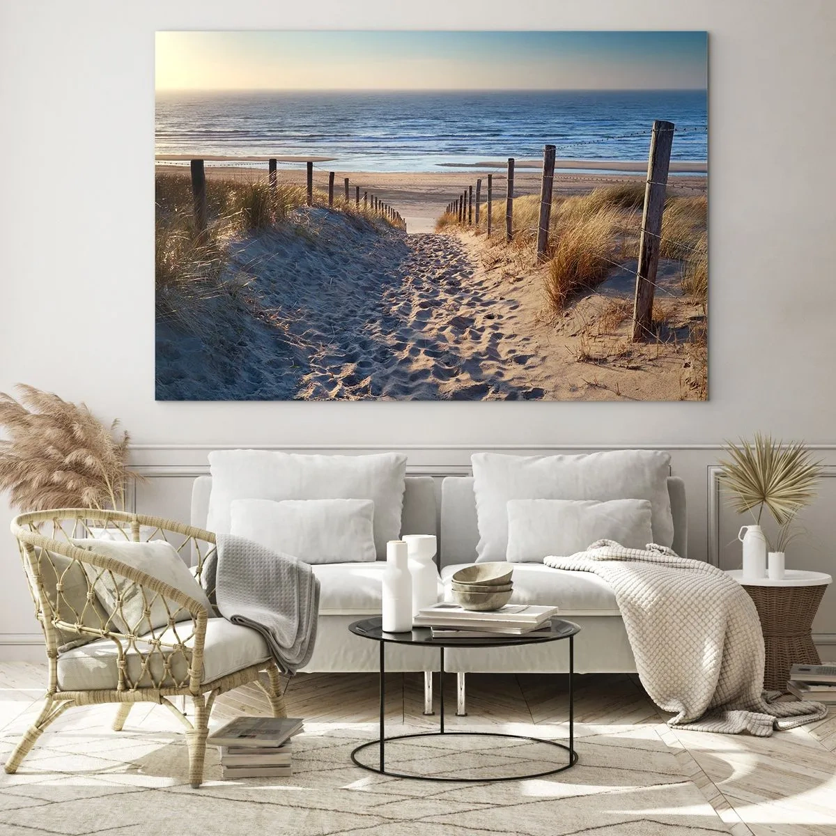 Impression sur verre - Image sur verre - Un chemin à travers les dunes menant à une plage avec une mer calme - 100x70cm - Le bruit de la mer, le chant des oiseaux, une plage sauvage parmi les herbes… - Décoration murale moderne pour le salon et la chambre